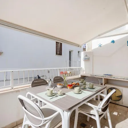 Guesthost - Il Remo Blu شقة